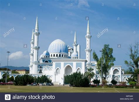 Check out kkday's wide selection of products for kuantan to make your trip even more awesome. The State Mosque of Pahang in Kuantan Stock Photo - Alamy