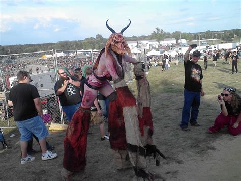 Found this at knotfest : WTF
