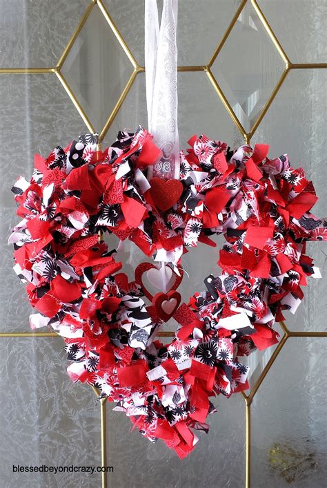 After all, it's all about love, so get wild and think creatively. Super Easy DIY Valentine's Day Rag Wreath