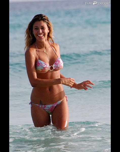 La sexy Belén Rodriguez s éclate en vacances sur l île de Formentera en