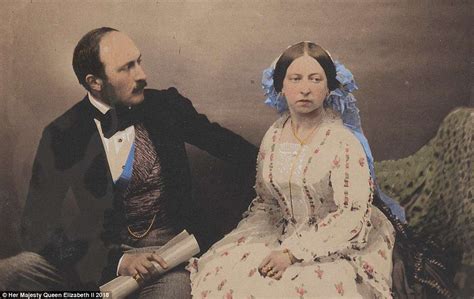Une Photo Colorisée De La Reine Victoria Et Du Prince Albert Noblesse And Royautés