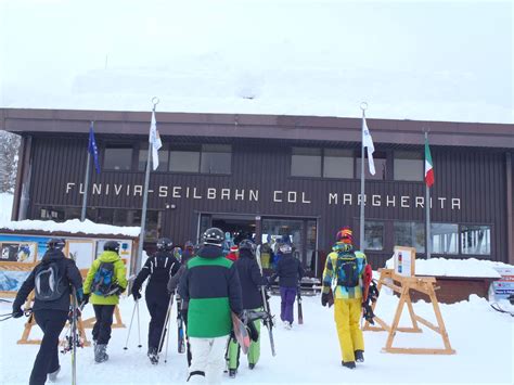 La società funivia col margherita, che gestisce gli impianti di risalita del comprensorio sciistico san pellegrino, ha emesso il suo primo minibond di 500 mila euro, con scadenza 2029. Funivia (gondel) col Margherita. Passo San Pellegrino ...