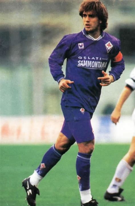 Gabriel omar batistuta è nato il 1 febbraio, 1969. Gabriel Batistuta, Fiorentina. | Calciatori, Calcio, Squadra
