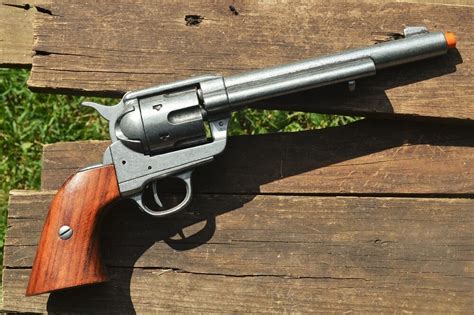 Colt Cavalry M1873 Single Action Army Peacemaker Revolver