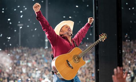 Garth Brooks Pulls Off Greatest Country Music Swindle Ever Saving