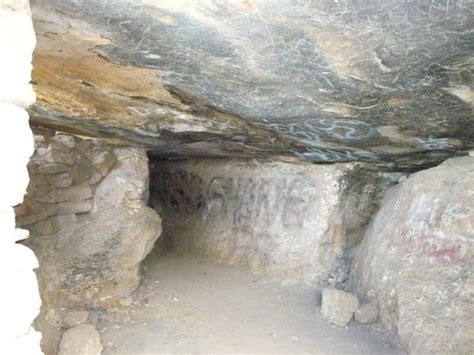 Hermits Cave Picture Of Hermits Cave Griffith Tripadvisor