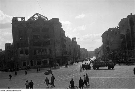 Dann hat berlin wieder so etwas wie eine. Berlin 1945 Ruine des Pschorr Hauses. | Gordijnen