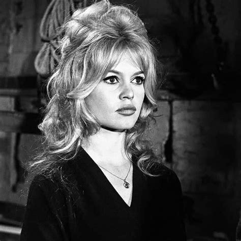 The following photos were all taken in a single weekend, when photojournalist ray bellisario. Brigitte Bardot Bangs / French Girl Approved Ways To Cut ...