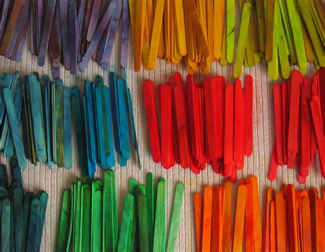 Diy Stained Popsicle Sticks With Food Coloring Craft Stick Crafts