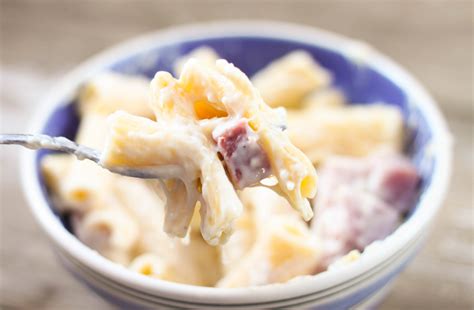 Peas and ham are a classic pairing for a good reason. Crock Pot Ham and Cheese Pasta Bake - WCW Week 40 - Recipes That Crock!