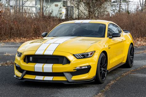 2017 Ford Mustang Shelby Gt350 In Yellow Up For Auction