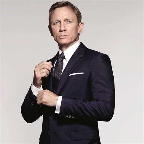 World Exclusive Images Of Daniel Craig As James Bond From Spectre