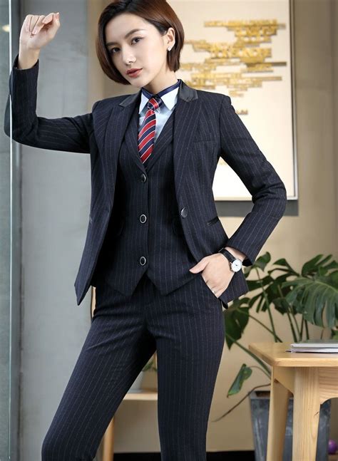 Image Result For Female Suit With Tie Suits For Women Woman Suit Fashion Cute Outfits