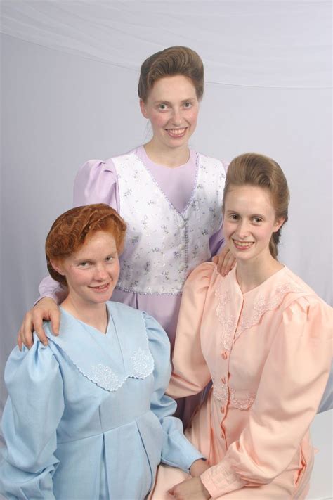 Rachel Jeffs In Peach And Two Of Her Sister Wives Rebekah Ann Johnson In Blue And Sarah