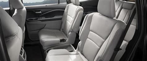 Easily look up features and specs by trim to find your perfect kia sorento today! Which 2020 Honda Pilot Has Captain's Chairs? | Honda Near ...