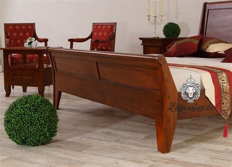 Der klappdeckel der massiven holztruhe lässt sich. Empire Bett Kolonialstil | Lionsstar GmbH