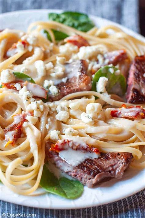 Season both sides of the meat with salt and pepper and coat in oil. Olive Garden Steak Gorgonzola Alfredo - Copycat Recipe ...