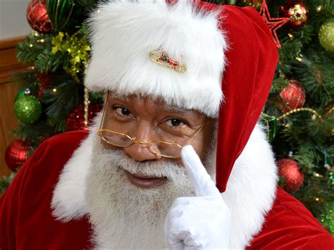 Black Santa Claus Is A Hit At Mall Of America But Faces An Online