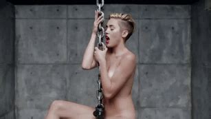 10 Hannah Montana Reactions To Miley Cyrus Naked Antics YourTango