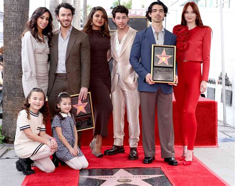 Kevin Jonas Daughters Watch Jonas Brothers Star Ceremony Photo