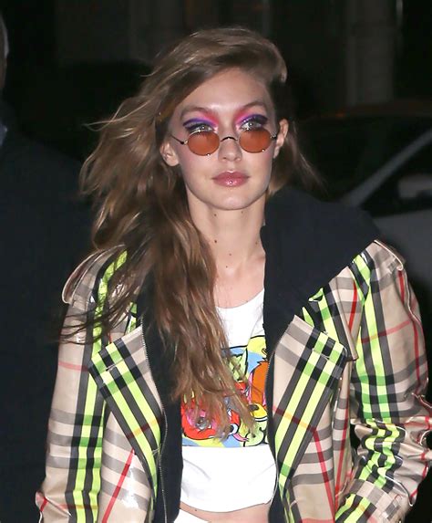 Gigi Hadid Wears Her Pink Smoky Eye Makeup From The Anna Sui Fall 2018