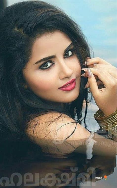 Anupama Parameswaran Is A Popular Actress Of Malayalam Telugu And Tamil Wow 350