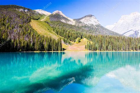 Emerald Lake Parque Nacional Yoho Columbia Británica Canadá 2024