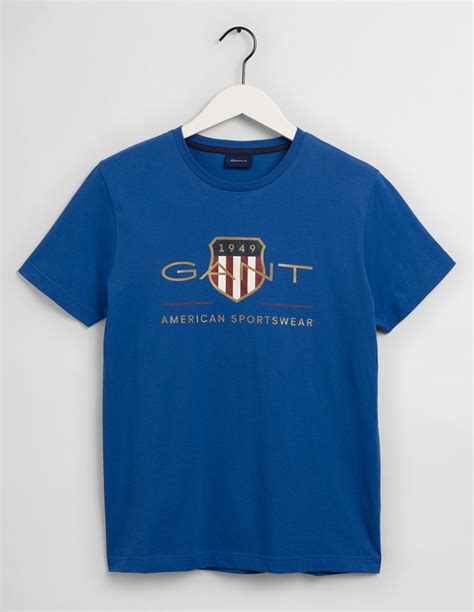 Gant Archive Shield T Shirt 100 Cotton ΜΕ Logo Print ΣΤΟ ΣΤΗΘΟΣ