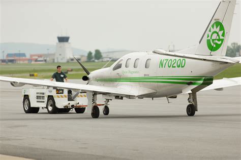 Appearing nightly, the Quest Diagnostics Air Force | Ars Technica