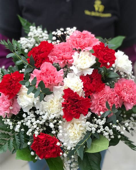 Love S Colours Carnation Cut Flower Bouquet Van Belle Flowers