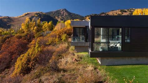 Contemporary Hillside House In Colorado Overlooks A Steep Ravine