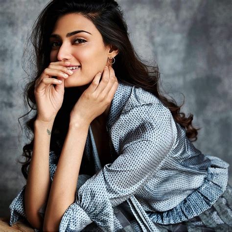 Sign me up for bollywood parks™ & dubai parks™ and resorts newsletters. Athiya Shetty looks gorgeous | Athiya shetty, Bollywood ...