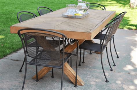 17 Easy Homemade Outdoor Dining Table Plans