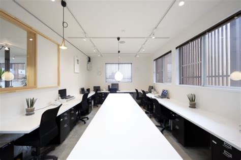 狭いオフィスをワンランク上の快適空間へ！開放感のあるオフィス作りのアイデア集 オフィス × デザイン