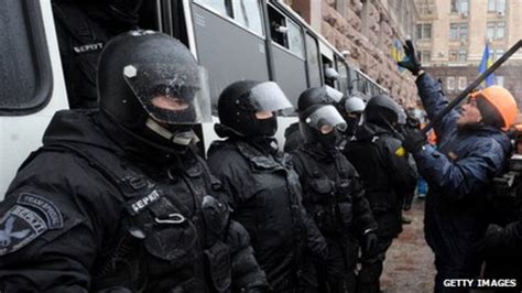 Ukraines Berkut Police What Makes Them Special Bbc News