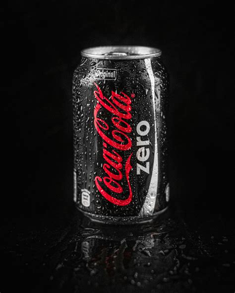 Foto Lata De Coca Cola Zero En Superficie Negra Imagen Irán Gratis En