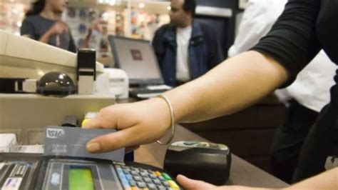 Para saber si te corresponde la aplicación del convenio de empleados de comercio según la actividad o tipo de comercio de tu empleador, hace clic en los siguientes enlaces Empleados de Comercio acordó con las cámaras una suba del ...