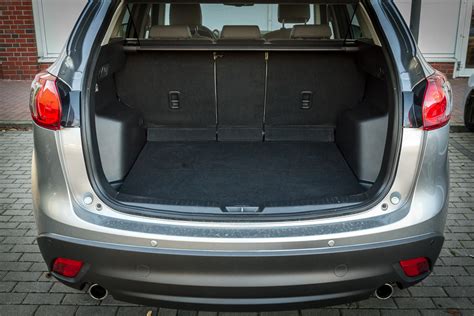 So bietet das suv im kofferraum platz für 506 bis 1620 liter gepäck. Vergleich: Mazda CX-5 und Mitsubishi Outlander | Test