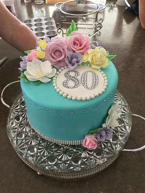 Elegant Woman 80th Birthday Cakes