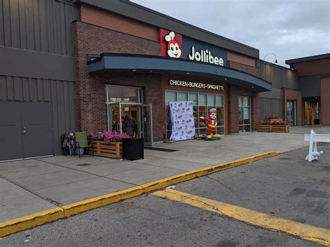 Jollibee Grand Opening Jollibee Canada Opened Its First Ca Flickr