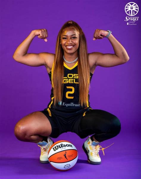 PHOTO Chiney Ogwumike Flexing Her Muscles Will Make You Thirsty
