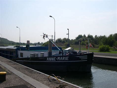 La Batellerie Exp Rience Fluviale Sur Les Fleuves Canaux Et Rivi Res