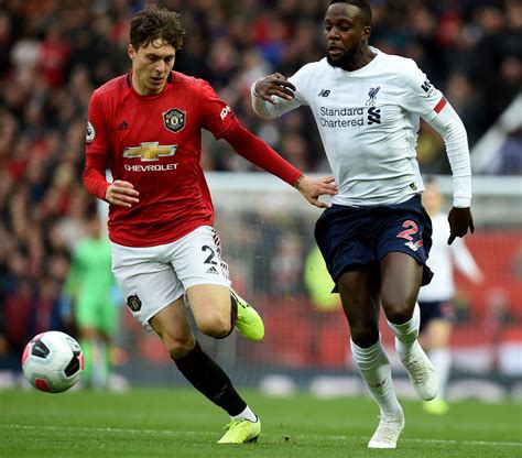 Marcos rojo was thrown into the occasion after a late injury for axel tuanzebe, but united started with more energy, resisting the temptation to sit in. Man United 1-1 Liverpool: An in-depth tactical analysis