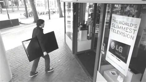 Security Camera Catches A Smart Thief Stealing A Flat Screen Tv Youtube