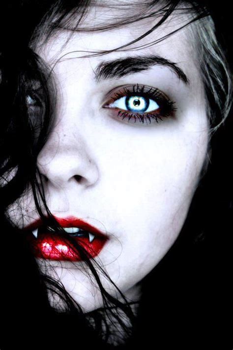 Pin By Sabrina On Photography And Art Vampire Eyes Vampire Art