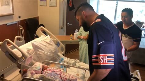 Chicago Bears Te Zach Miller Surprises Newest Fan At Advocate Lutheran General Hospital Abc7