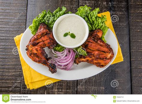 Indisches Tandoori Huhn Oder Hühnergrill Stockfoto Bild von tabelle