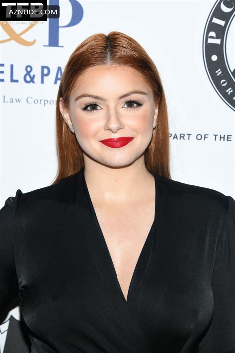 Ariel Winter Sexy Seen Showing Off Her Cleavage At The Wags And Walks