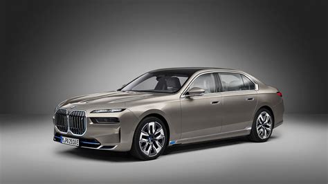 2023 Bmw 7 Series Choosing The Right Trim Autotrader