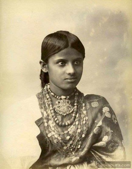 Young Woman Vintage Portrait Vintage Portraits Portrait Vintage India